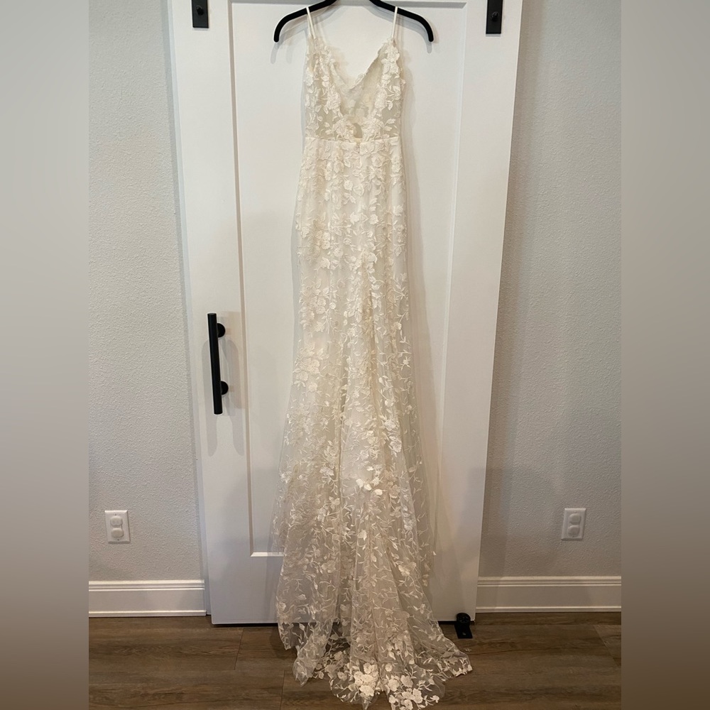 Lovely bride Emmy Mae wedding dress - Picture 4 of 11